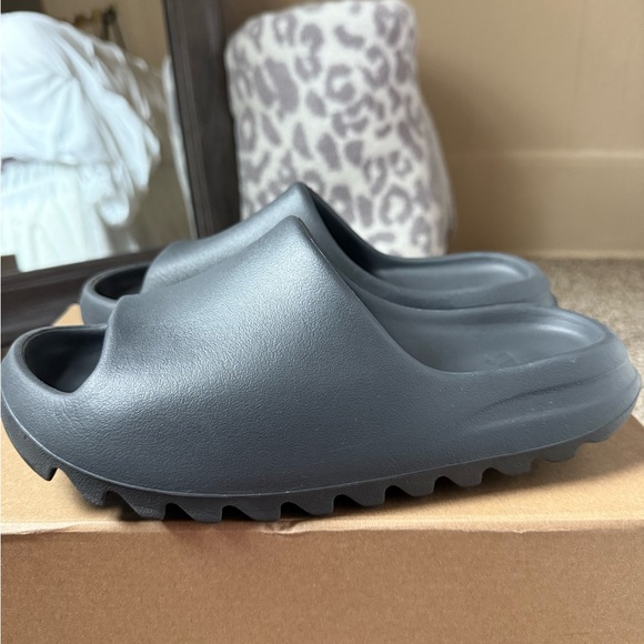 Yeezy Gray Slide Sandals - Picture 1 of 7